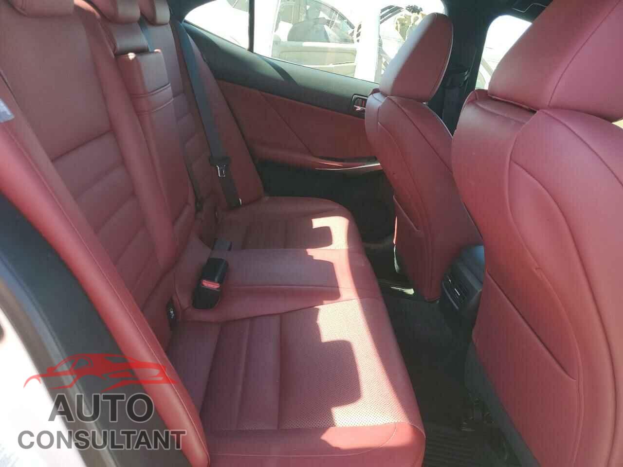 LEXUS IS 2016 - JTHBA1D25G5012387