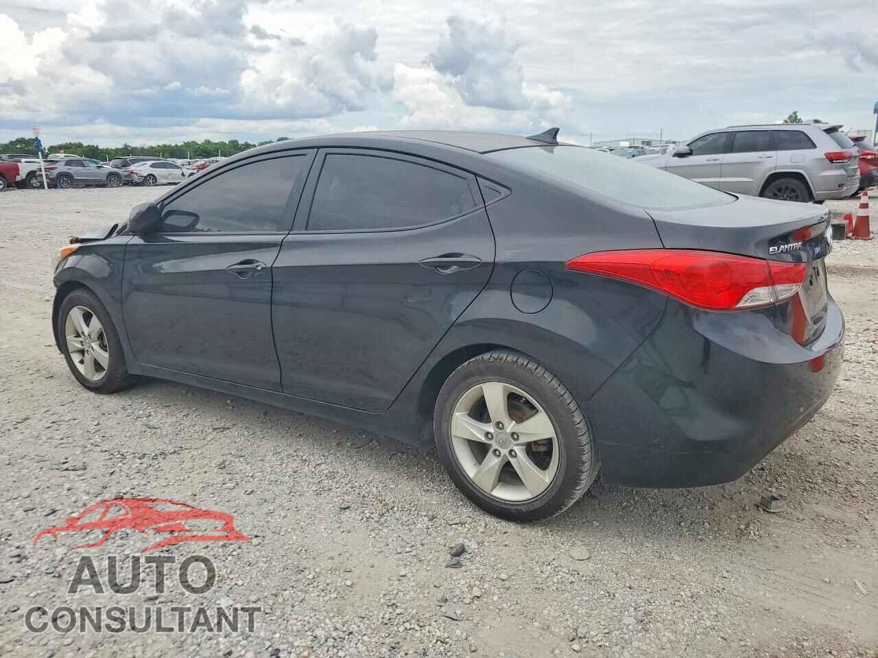 HYUNDAI ELANTRA 2012 - 5NPDH4AE7CH117030