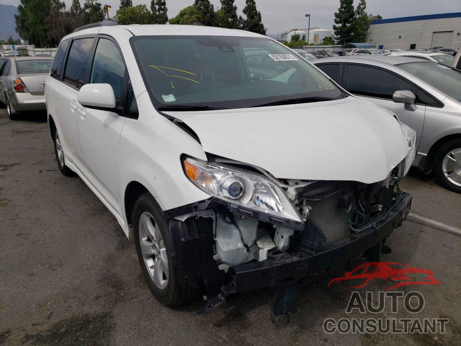 TOYOTA SIENNA 2019 - 5TDKZ3DC8KS972952