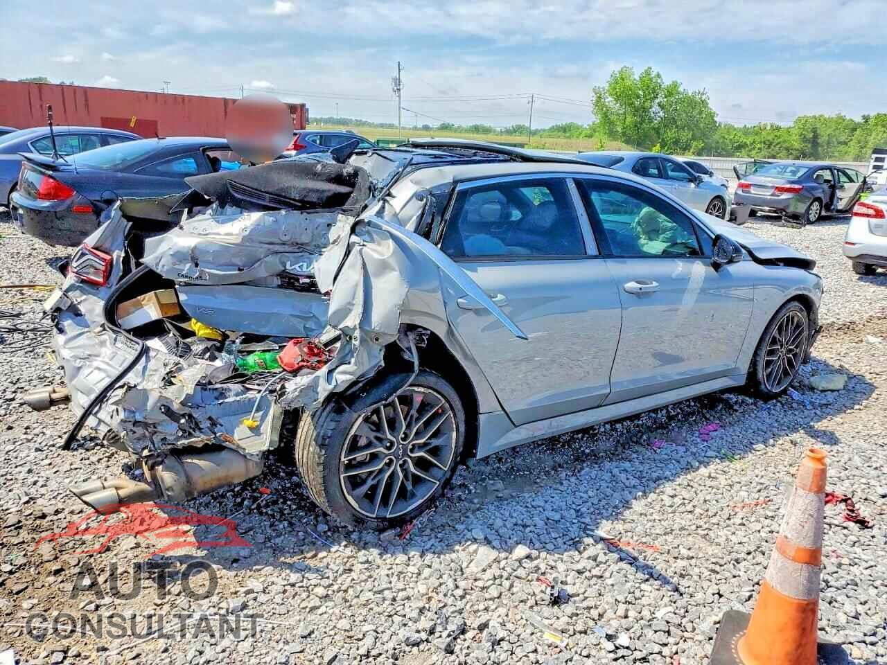 KIA K5 2023 - 5XXG44J89PG176391