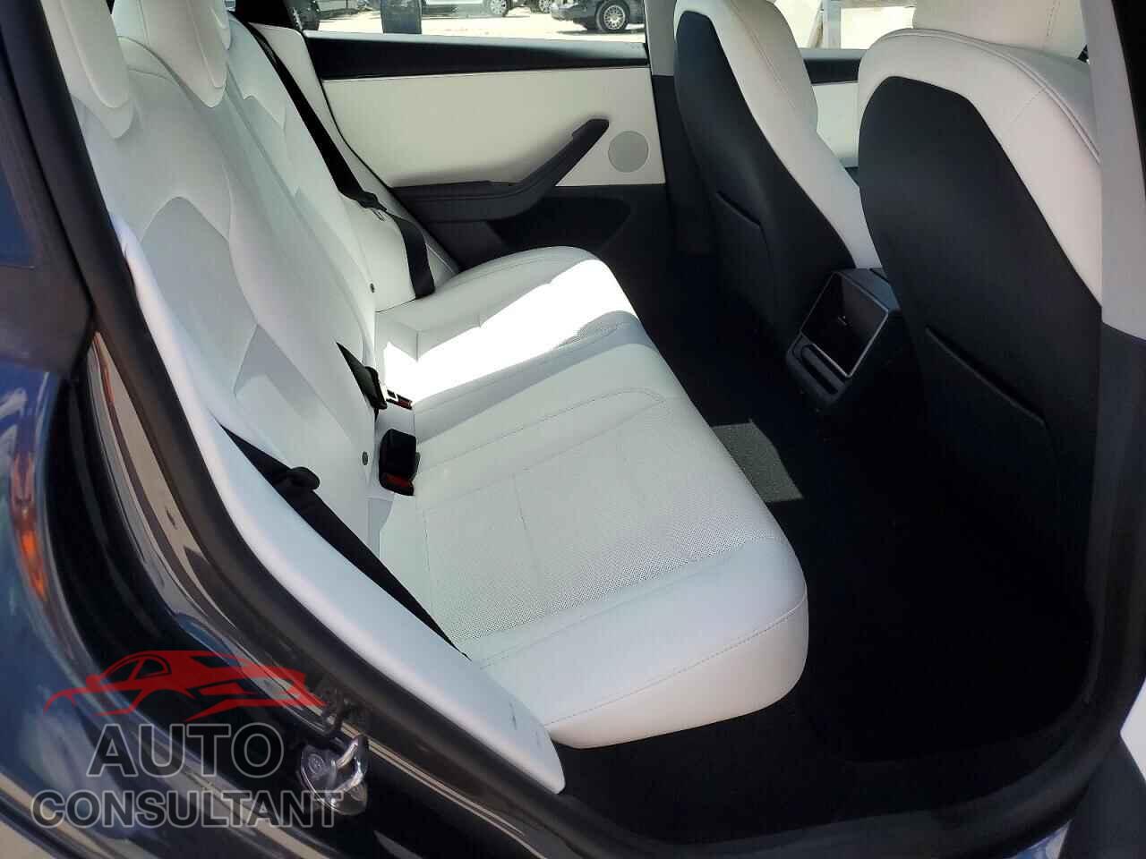 TESLA MODEL 3 2024 - 5YJ3E1EA7RF847070
