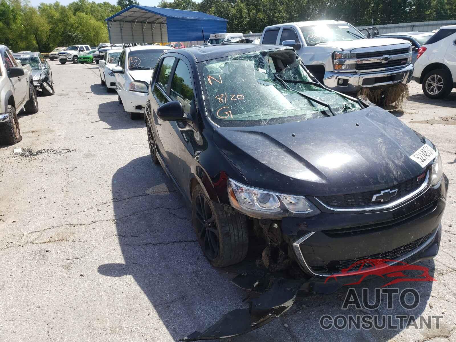CHEVROLET SONIC 2018 - 1G1JF6SB4J4100691