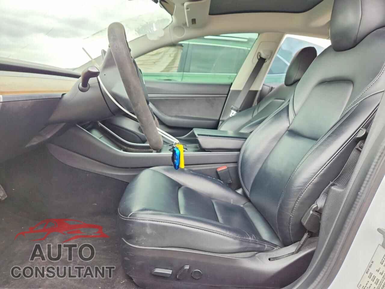 TESLA MODEL 3 2020 - 5YJ3E1EA4LF590957