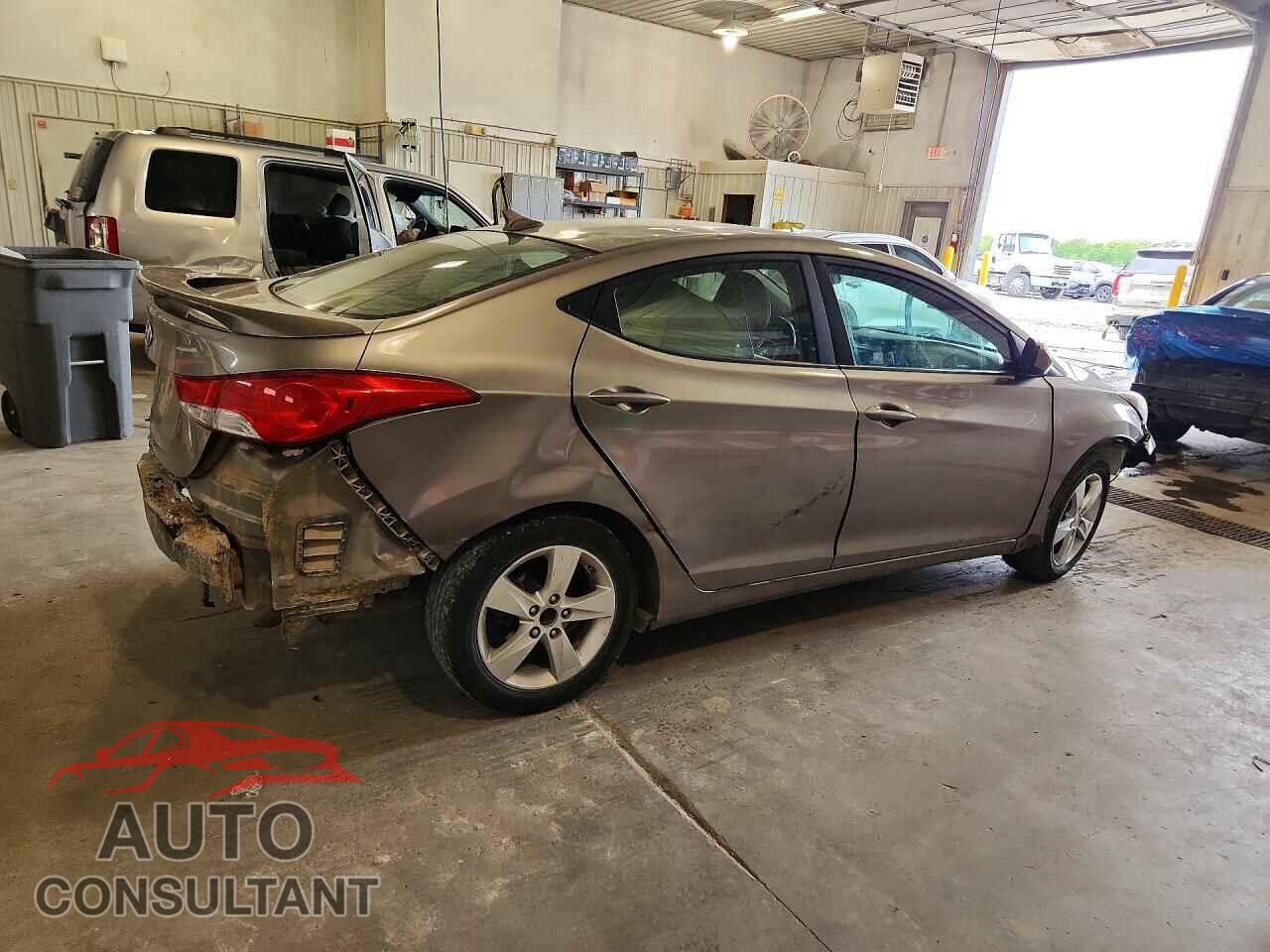 HYUNDAI ELANTRA 2012 - 5NPDH4AE8CH142986