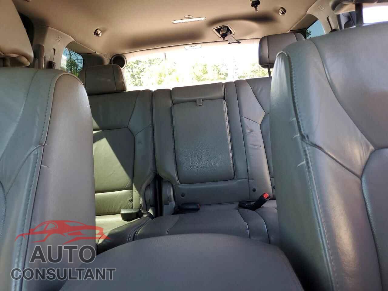 HONDA PILOT 2011 - 5FNYF3H68BB040018