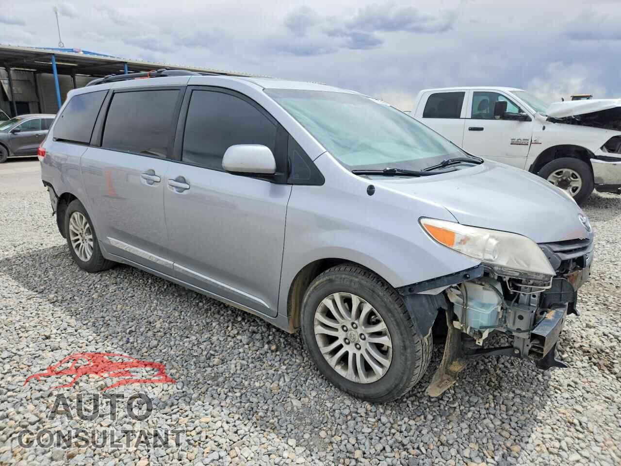 TOYOTA SIENNA 2011 - 5TDYK3DC4BS096606