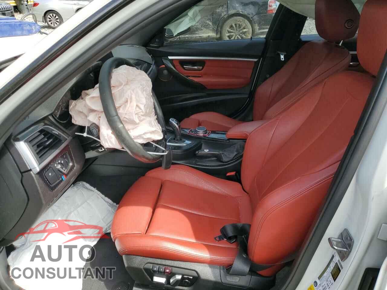 BMW 3 SERIES 2016 - WBA8E3G55GNU00010