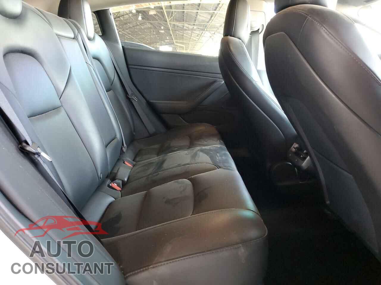 TESLA MODEL 3 2019 - 5YJ3E1EB2KF512667