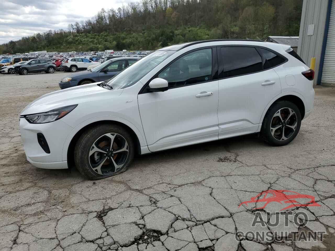 FORD ESCAPE ST 2023 - 1FMCU9NA3PUB17240