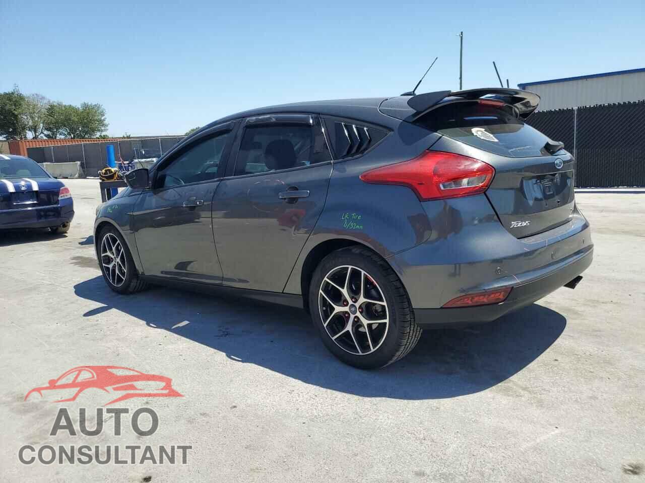 FORD FOCUS 2017 - 1FADP3M26HL338108