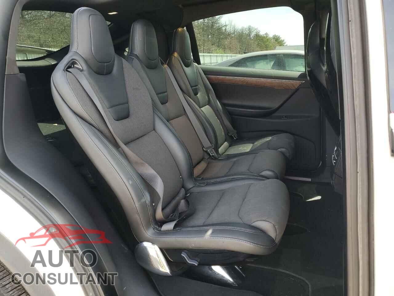 TESLA MODEL X 2016 - 5YJXCAE21GF005015