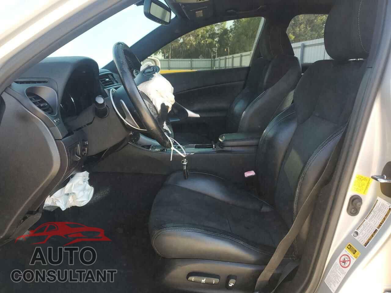 LEXUS IS 2011 - JTHBF5C28B5149052