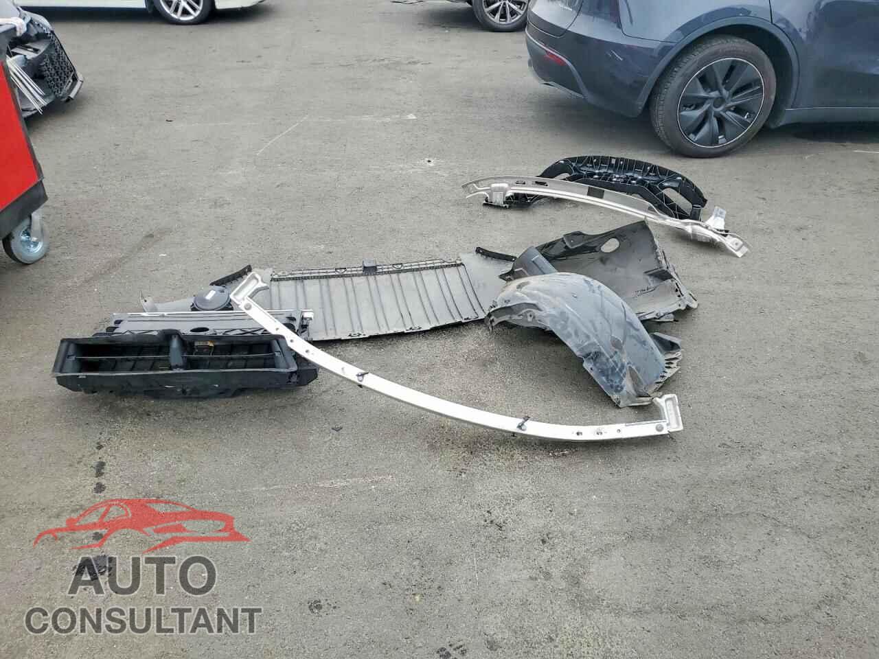 TESLA MODEL Y 2025 - 7SAYGDED0SF242568