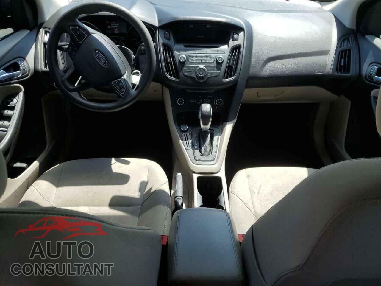 FORD FOCUS 2017 - 1FADP3F26HL221366