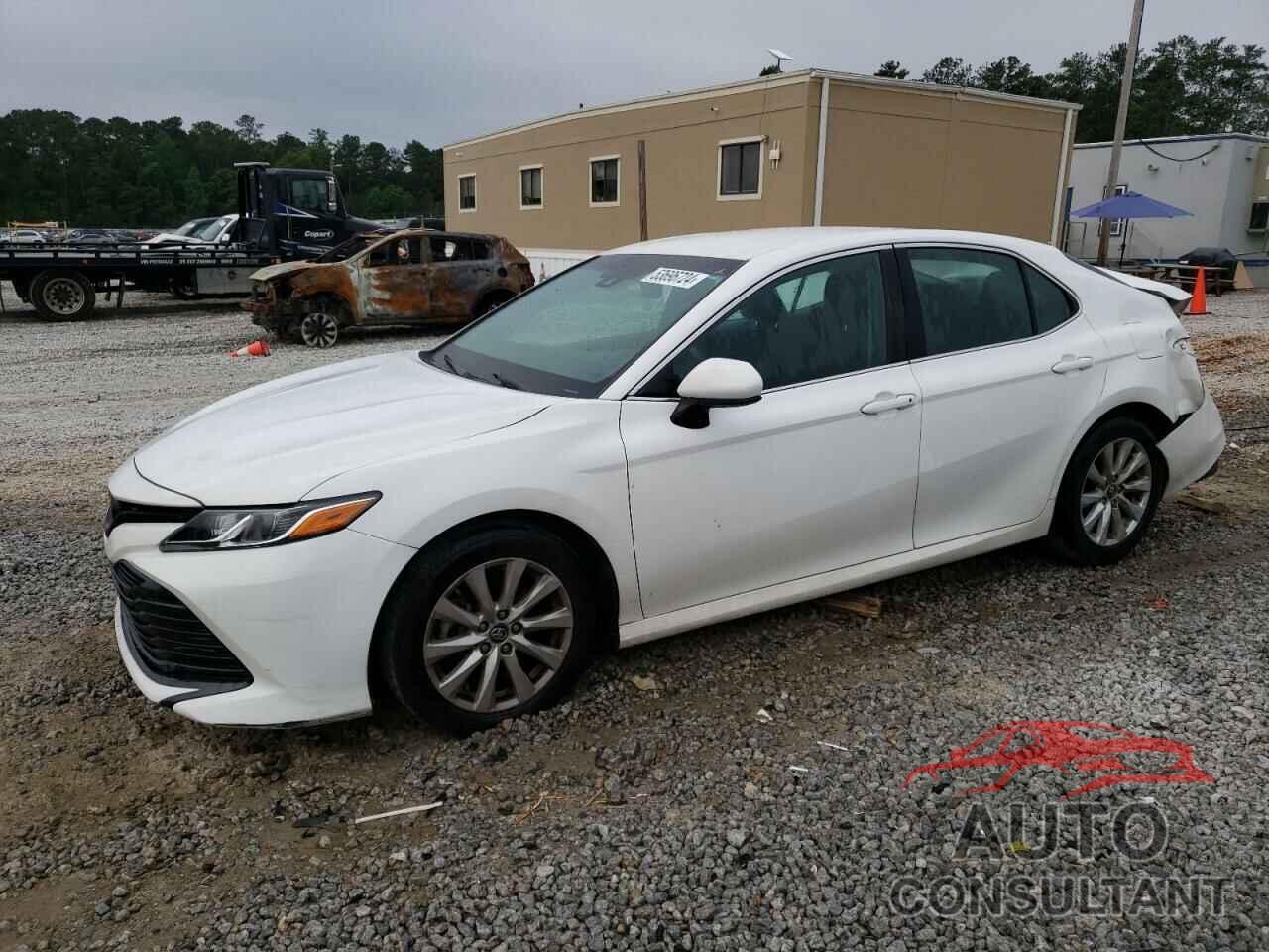 TOYOTA CAMRY 2018 - 4T1B11HK8JU583053