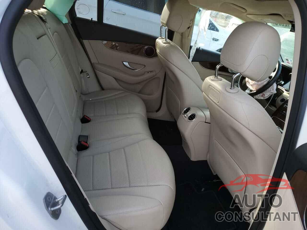 MERCEDES-BENZ GLC-CLASS 2018 - WDC0G4JB8JV048251