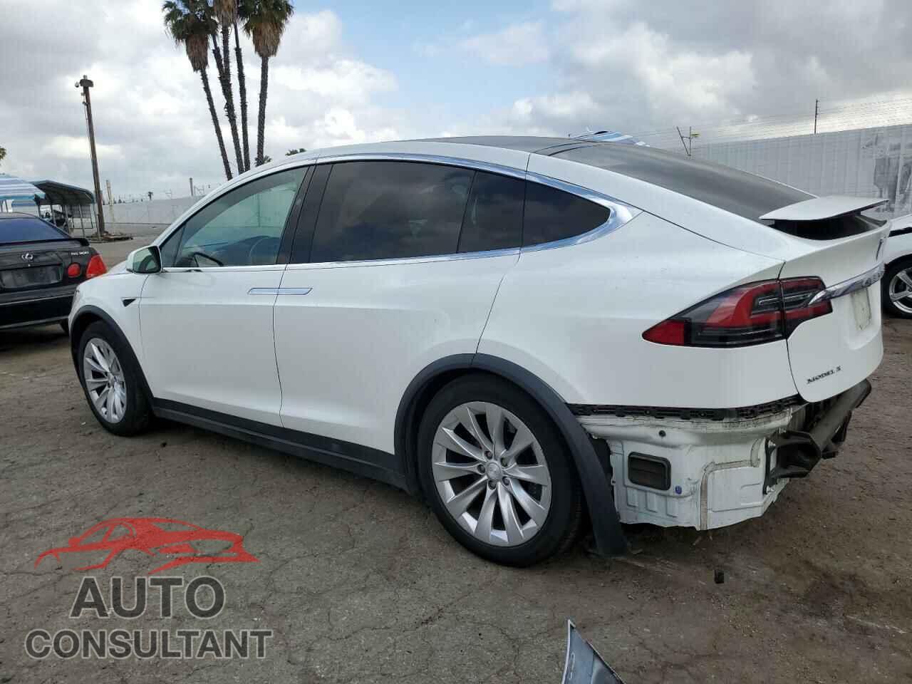 TESLA MODEL X 2017 - 5YJXCAE23HF067386