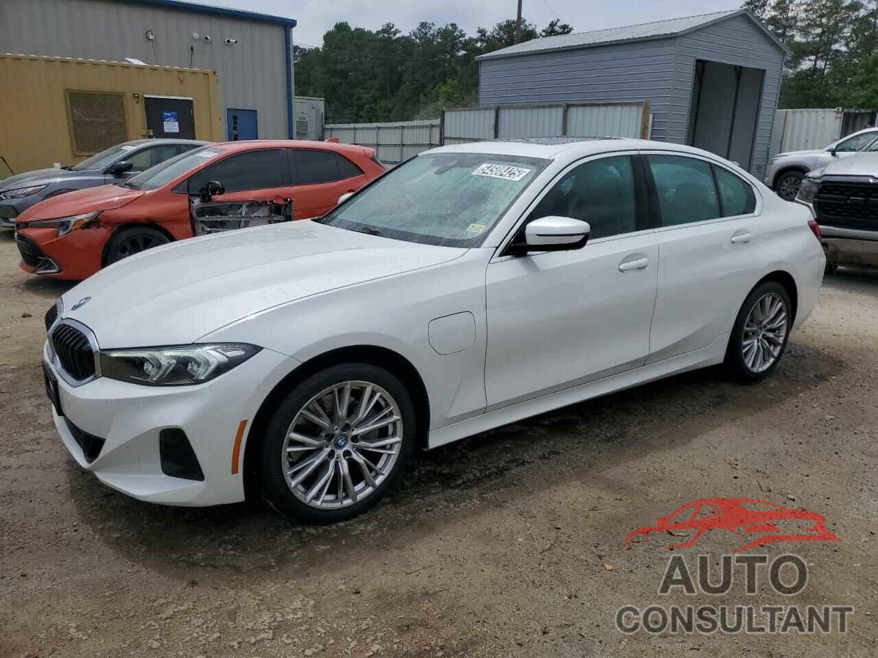 BMW 3 SERIES 2024 - 3MW39FS03R8E68422