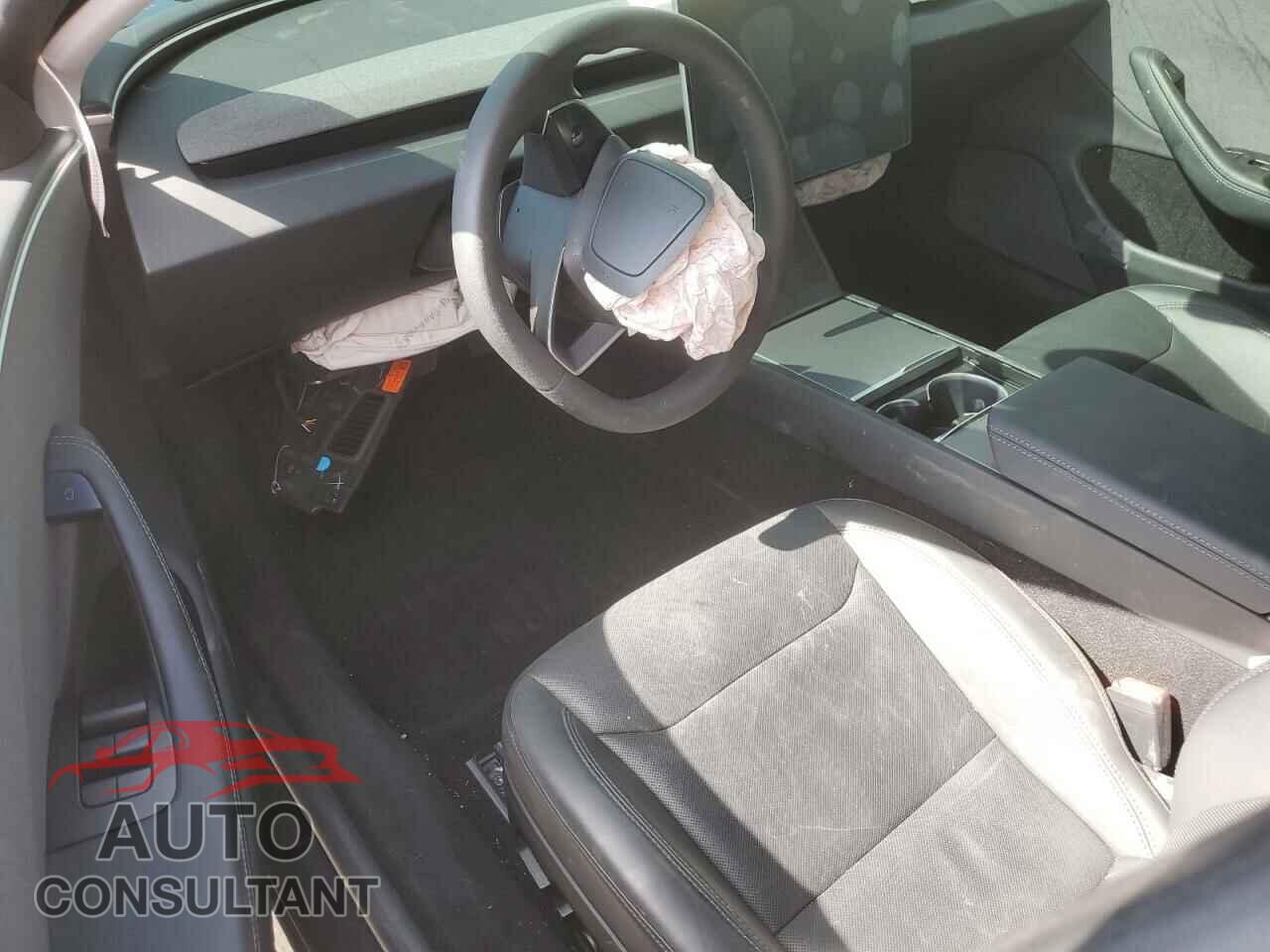 TESLA MODEL 3 2024 - 5YJ3E1EA9RF740148