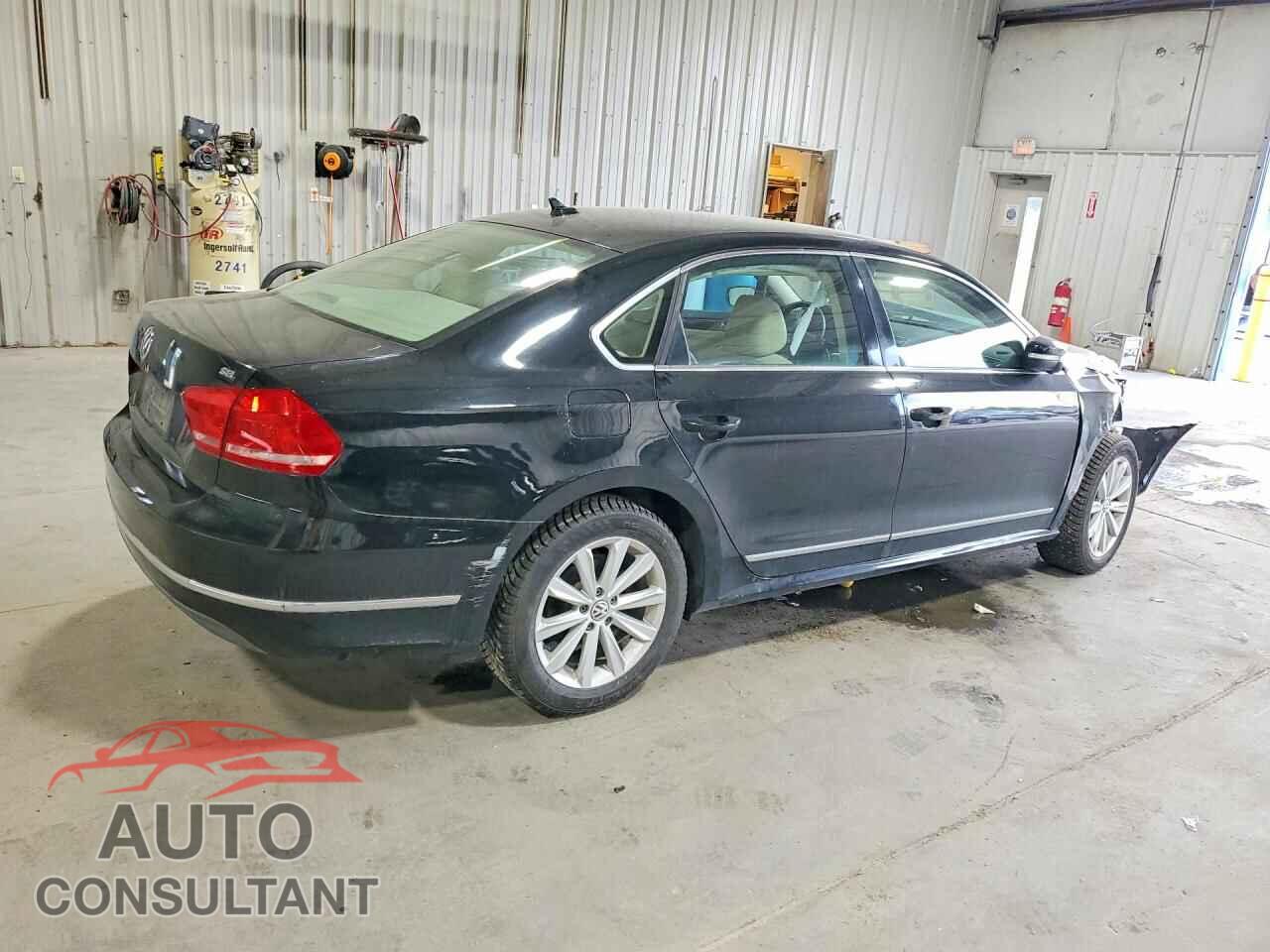 VOLKSWAGEN PASSAT 2013 - 1VWCH7A36DC086715