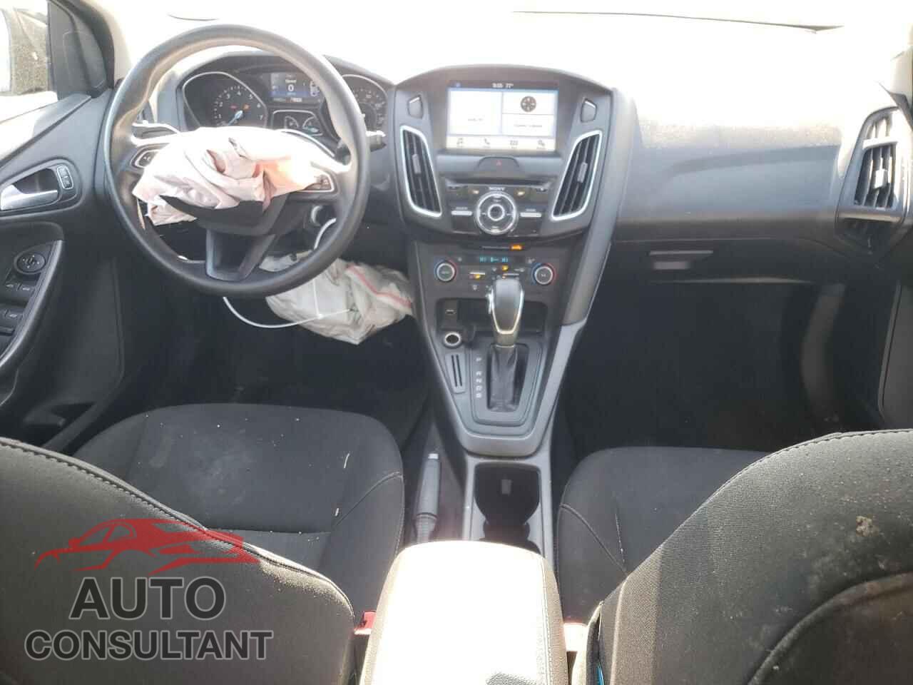 FORD FOCUS 2018 - 1FADP3M29JL309370