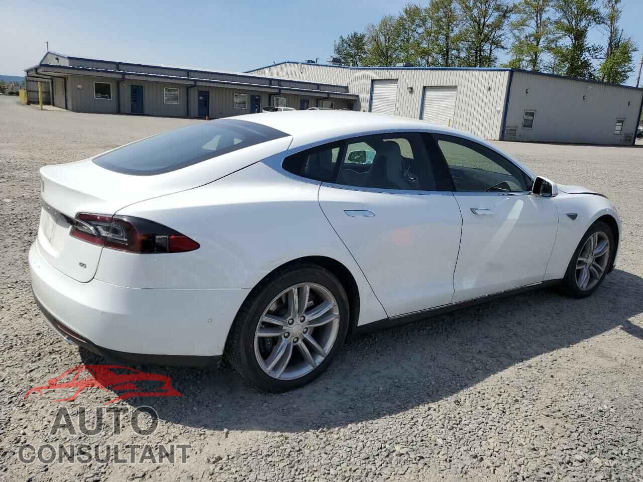 TESLA MODEL S 2015 - 5YJSA1S1XFFP77555