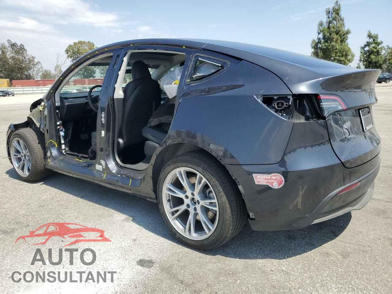 TESLA MODEL Y 2024 - 7SAYGDED1RF046035