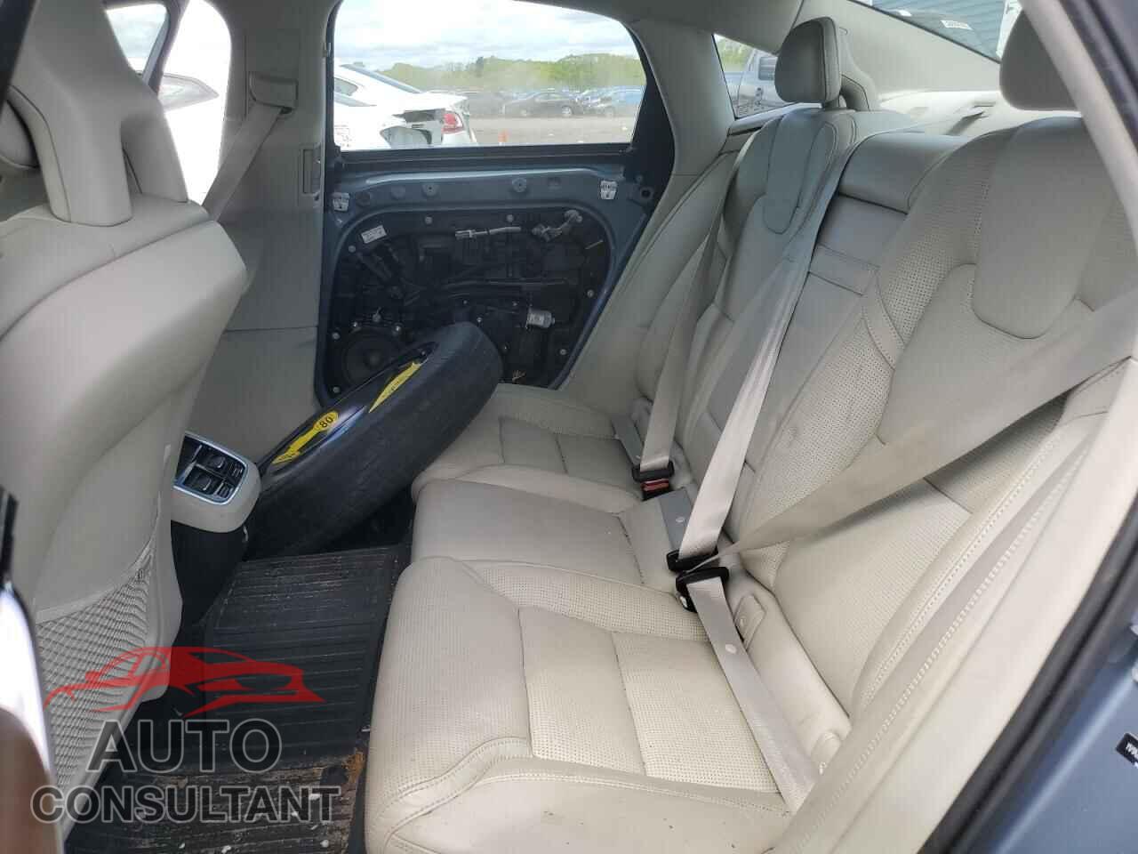 VOLVO S90 2017 - YV1A22ML8H1010841