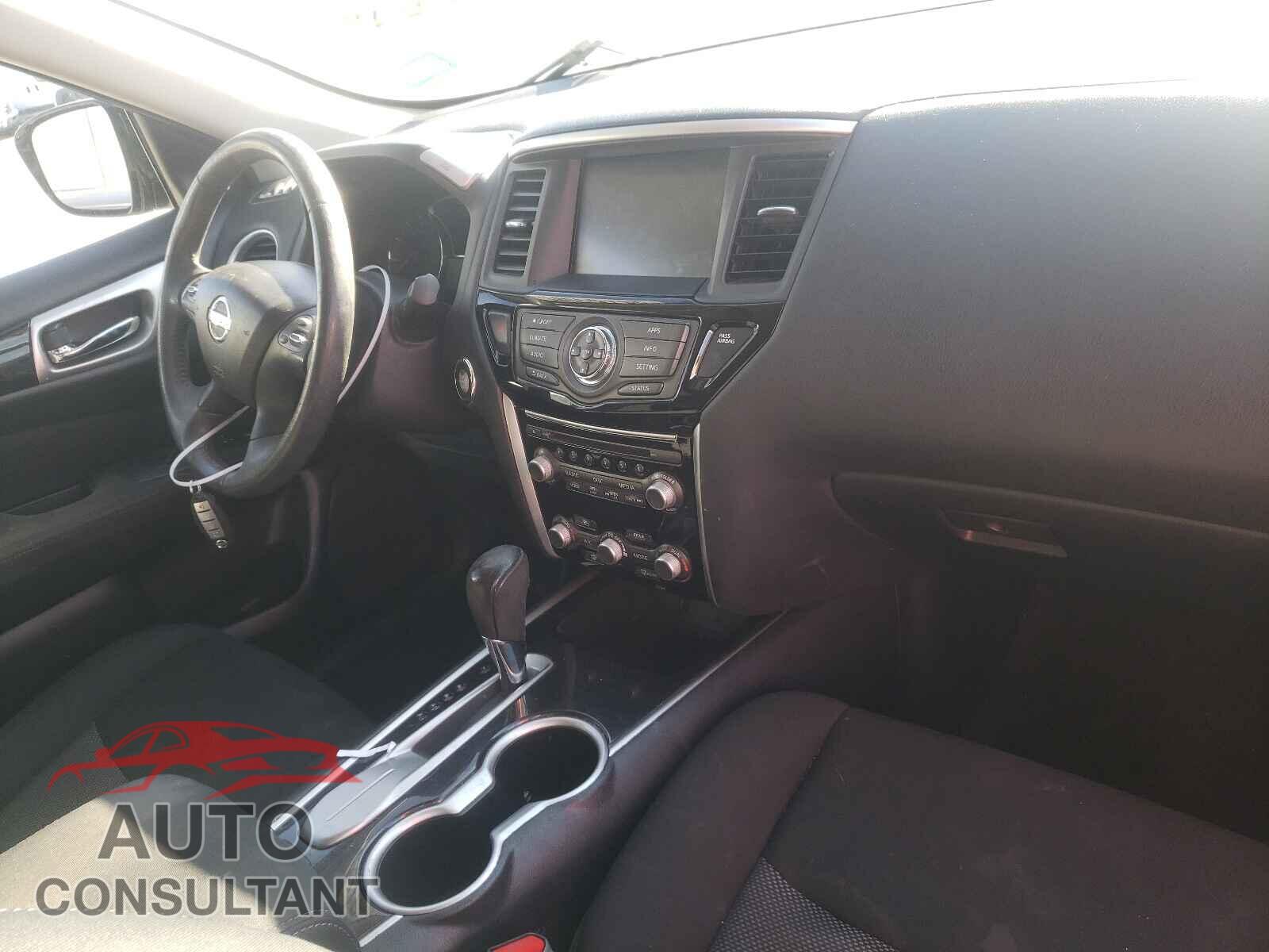 NISSAN PATHFINDER 2017 - 5N1DR2MN0HC661784