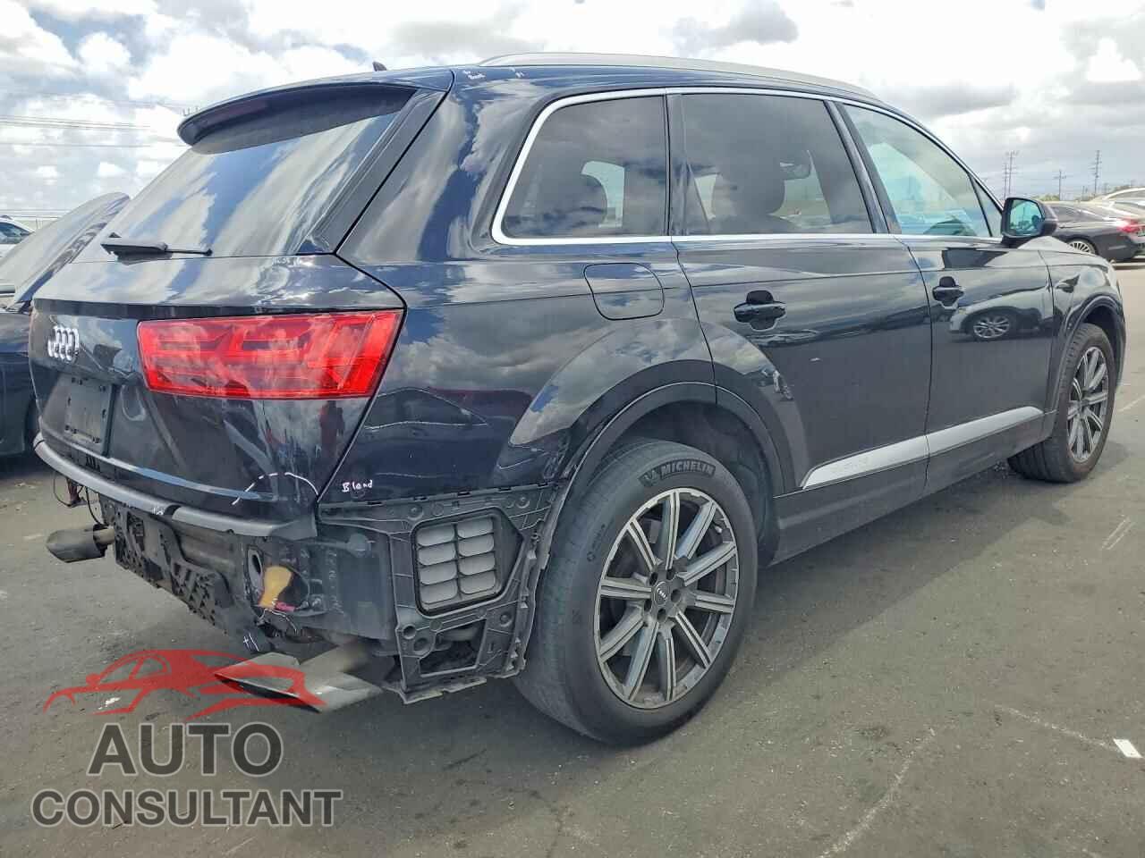 AUDI Q7 2019 - WA1AAAF71KD006200