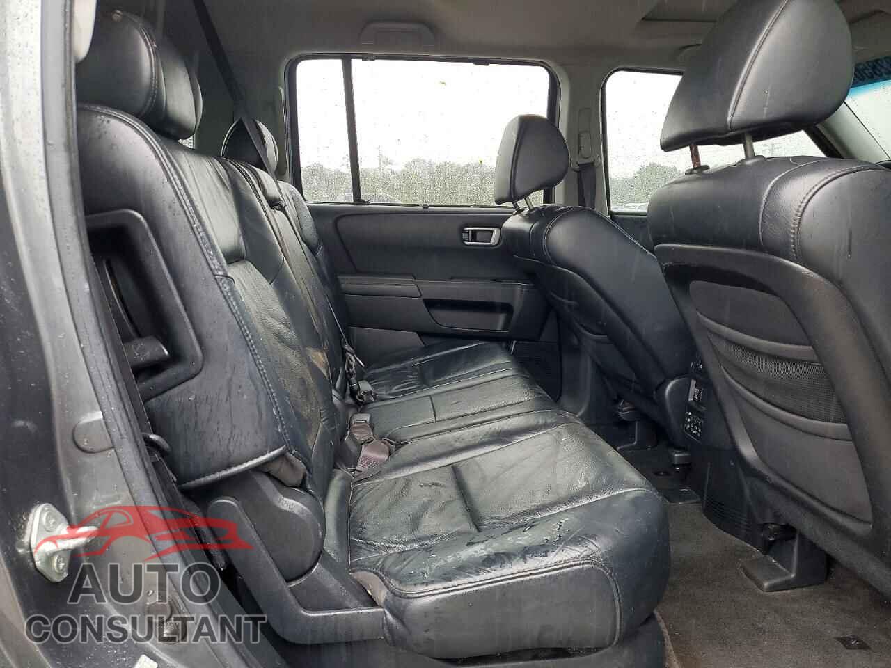 HONDA PILOT 2011 - 5FNYF4H97BB027535