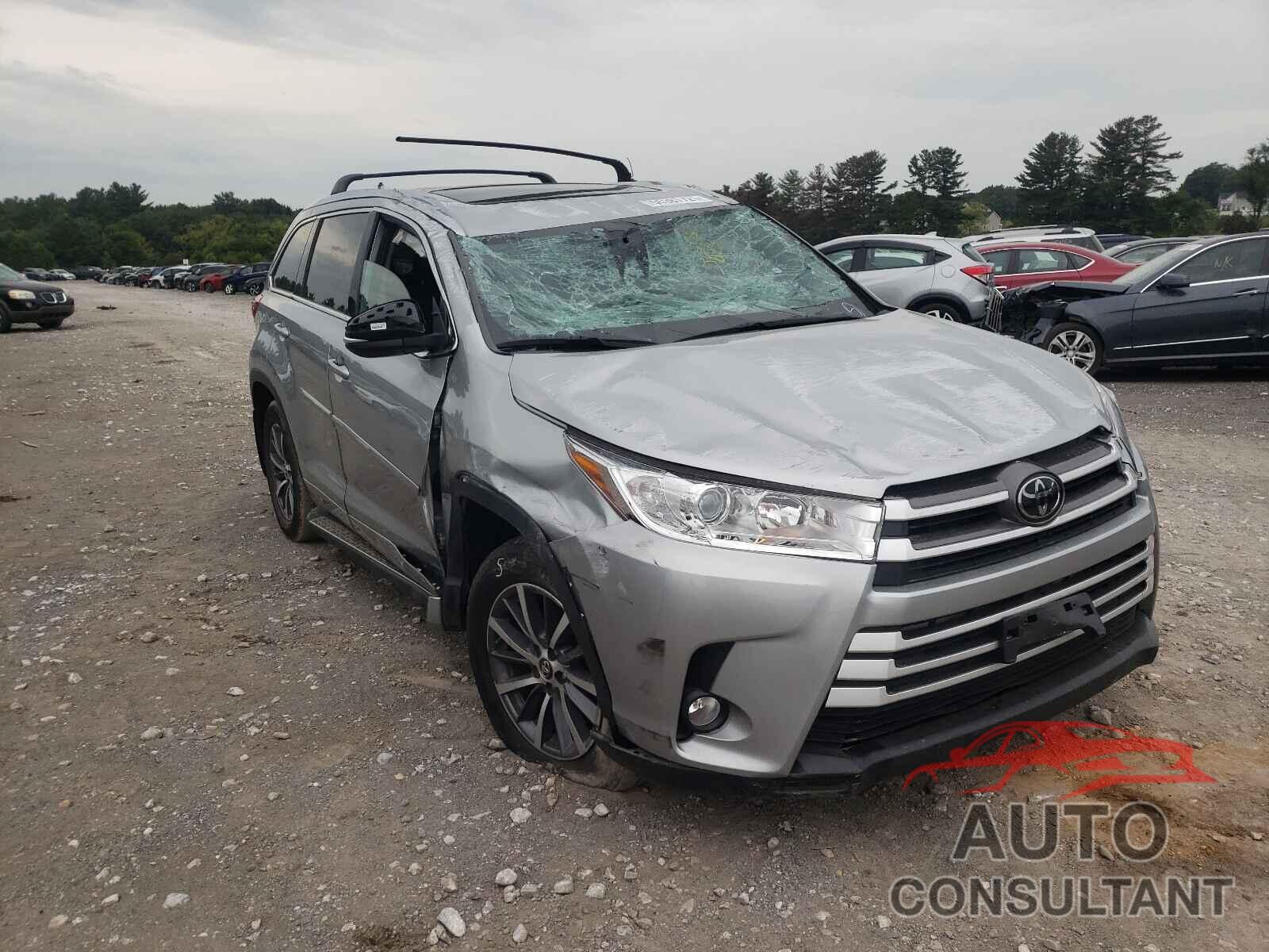 TOYOTA HIGHLANDER 2018 - 5TDJZRFH3JS549072