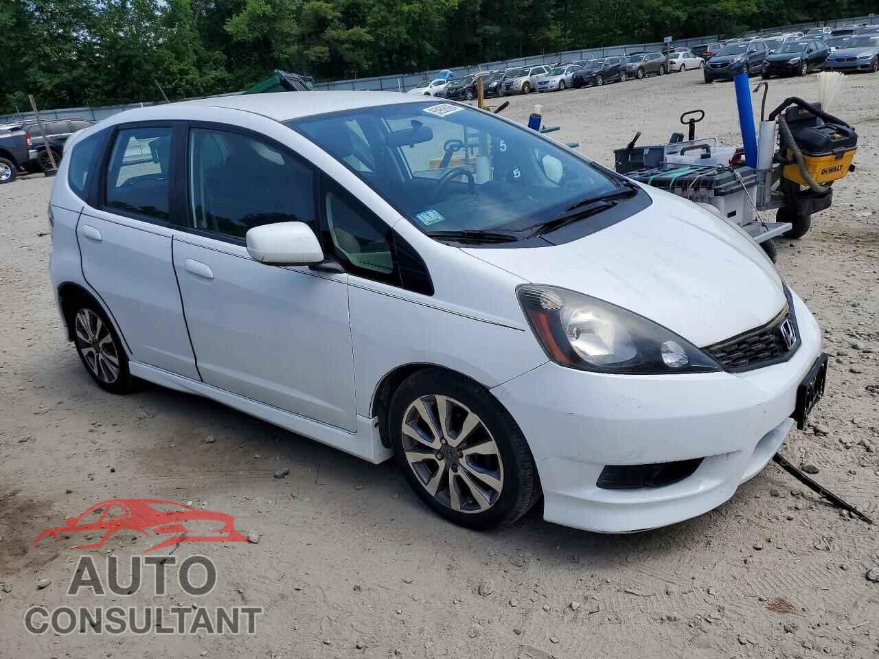 HONDA FIT 2013 - JHMGE8H52DC068043