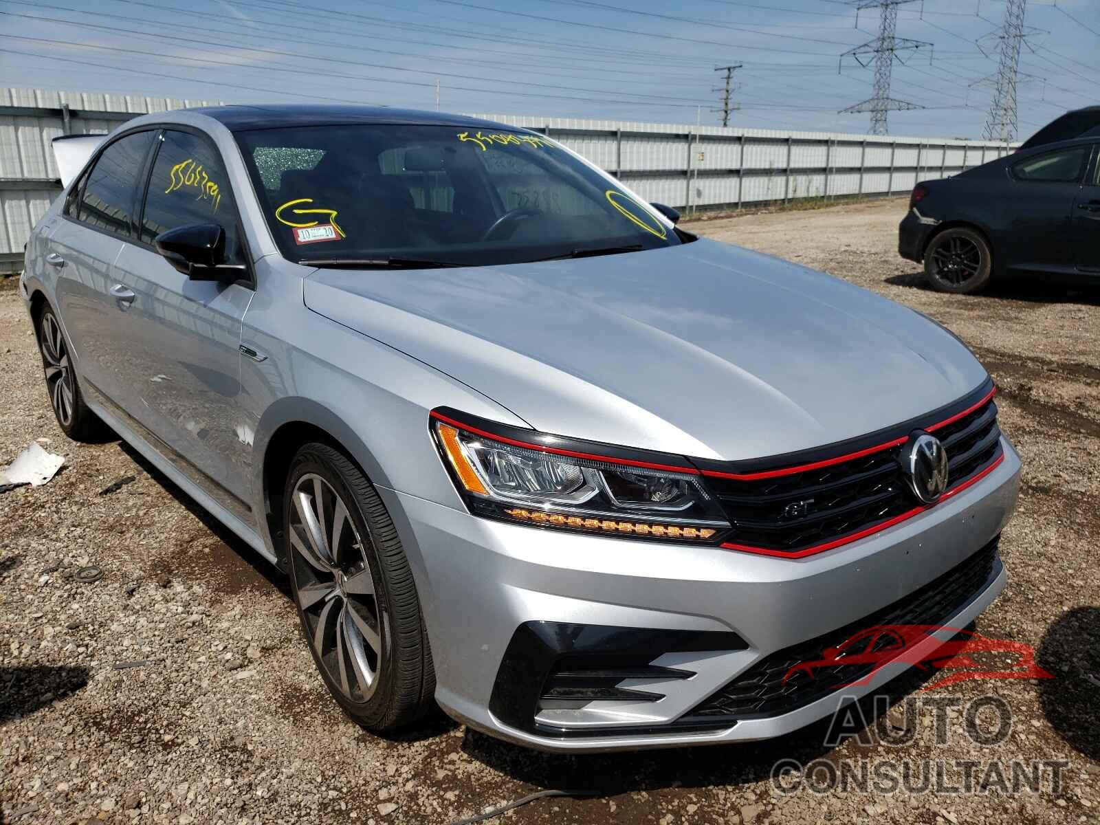 VOLKSWAGEN PASSAT 2018 - 1VWJM7A39JC032601