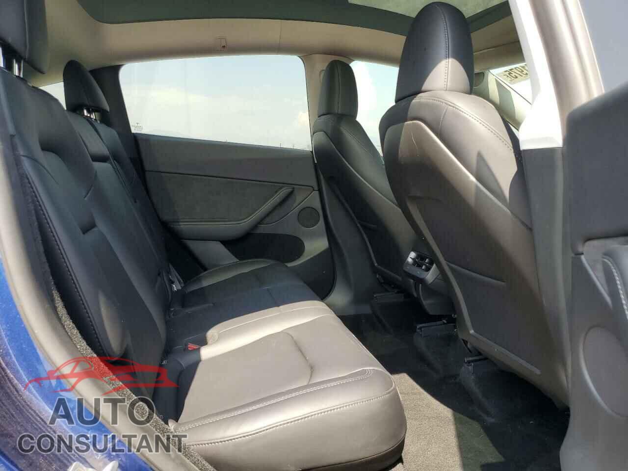 TESLA MODEL Y 2024 - 7SAYGDED0RF102479