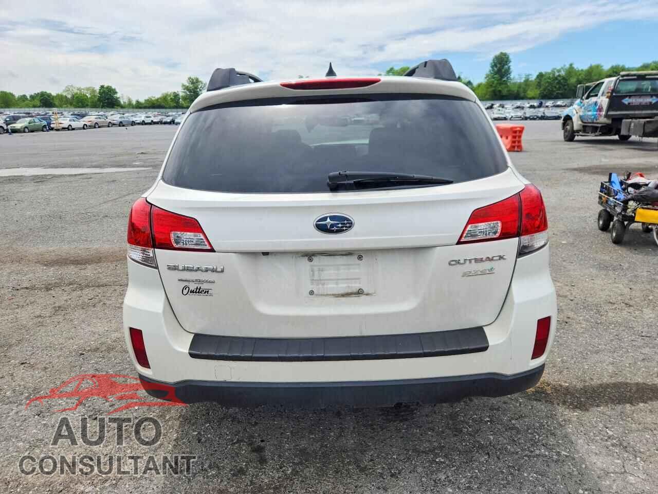 SUBARU OUTBACK 2014 - 4S4BRBLC8E3270028