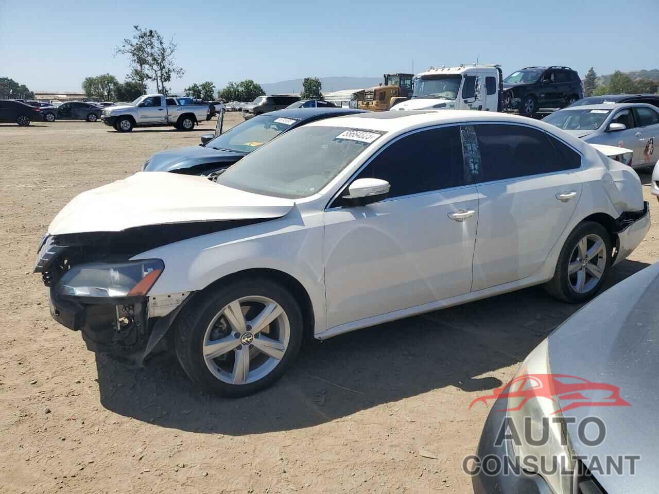 VOLKSWAGEN PASSAT 2013 - 1VWBN7A38DC130556