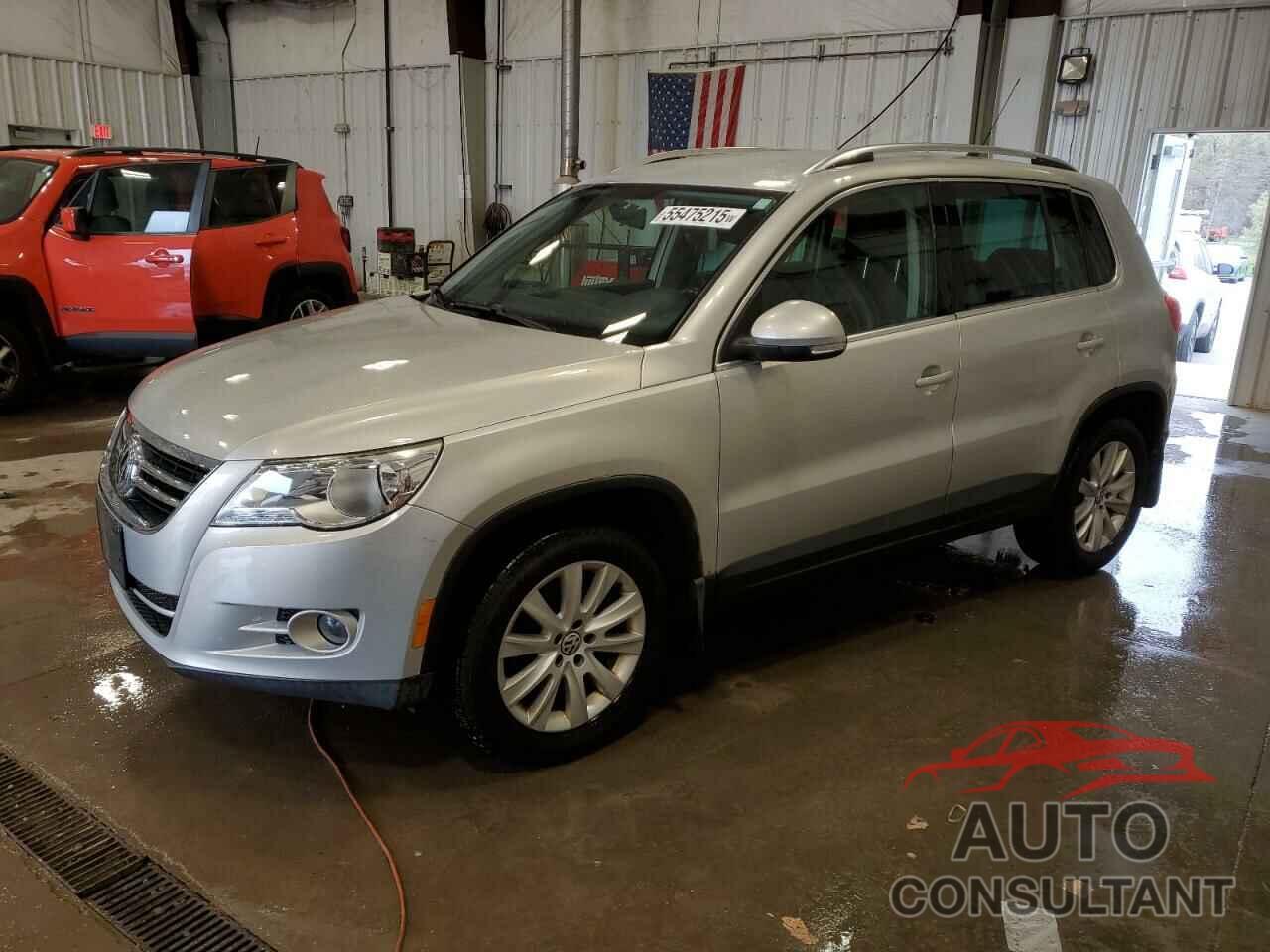VOLKSWAGEN TIGUAN 2010 - WVGBV7AXXAW508274