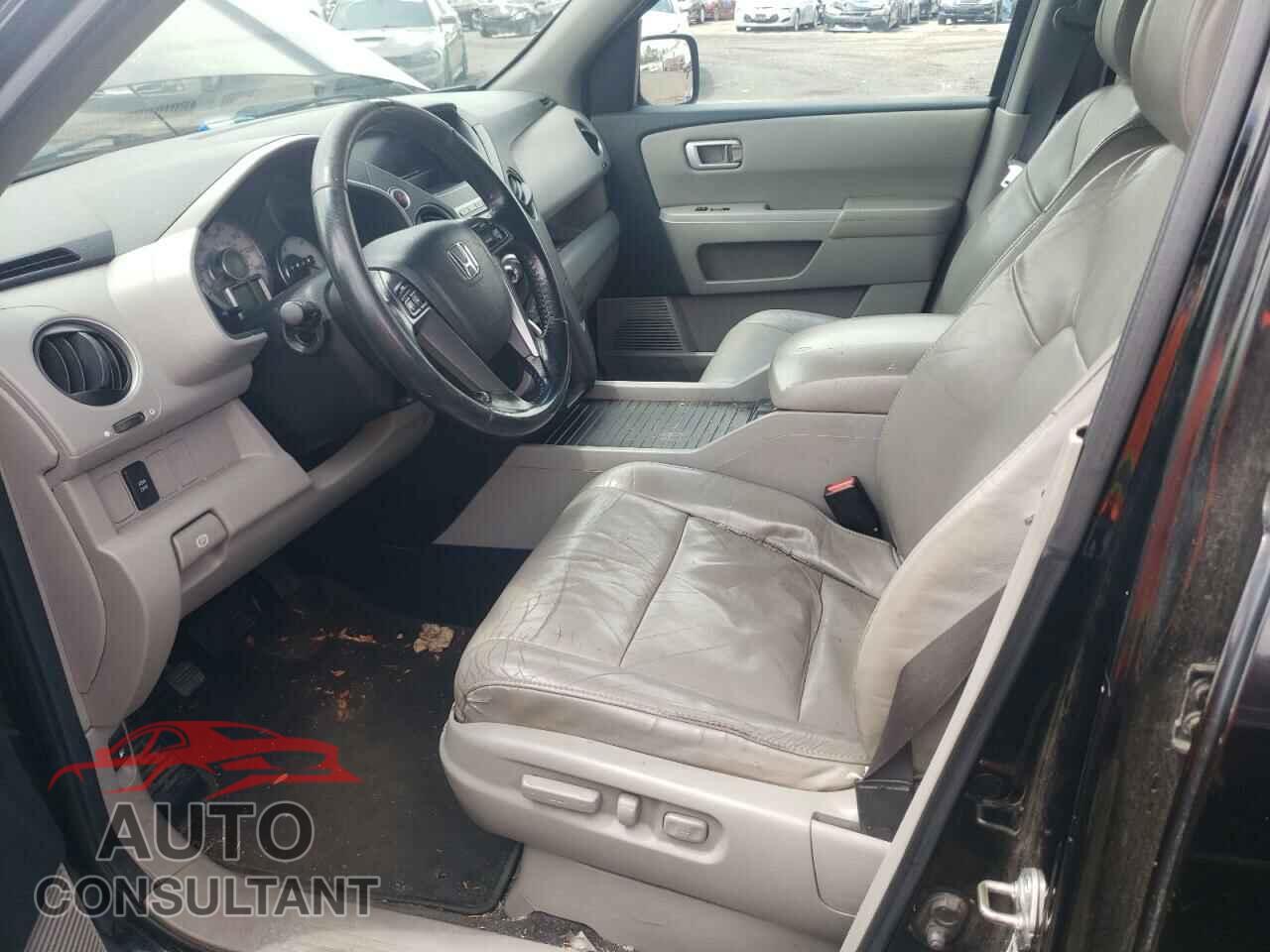 HONDA PILOT 2011 - 5FNYF4H5XBB073597