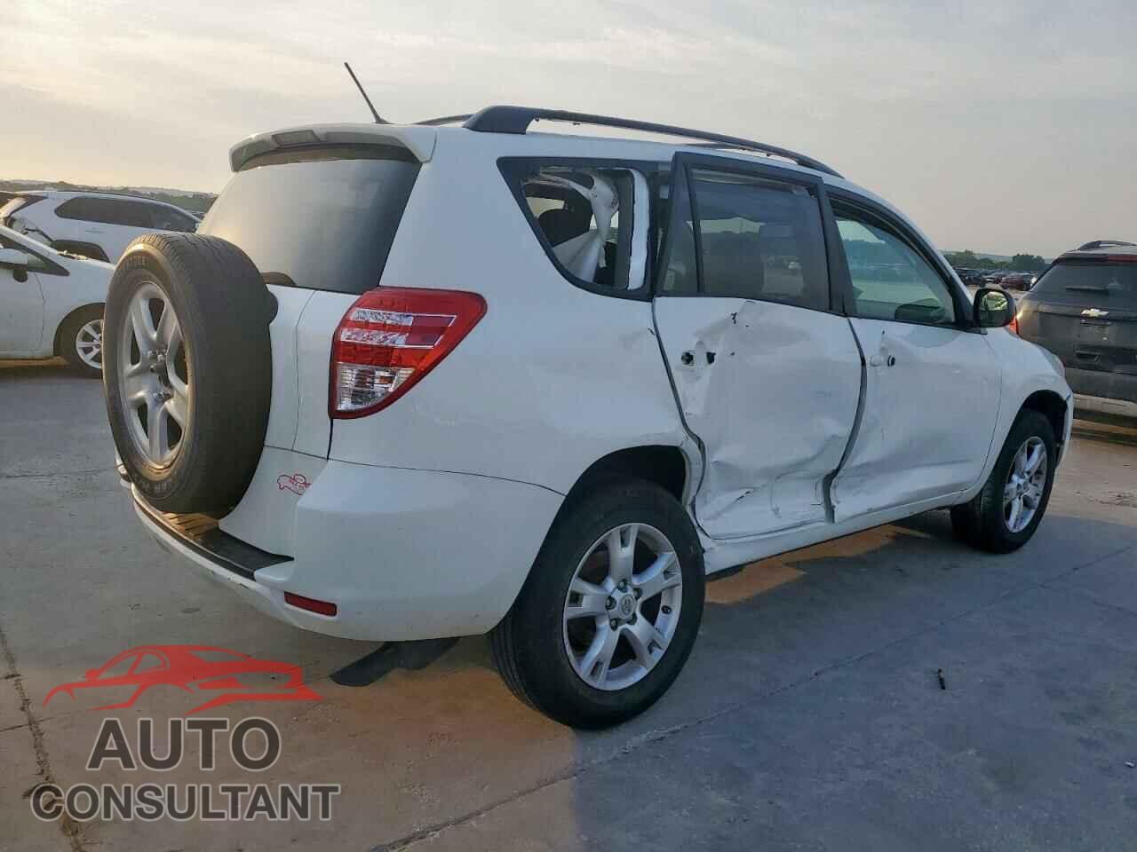 TOYOTA RAV4 2011 - 2T3ZF4DV8BW098910