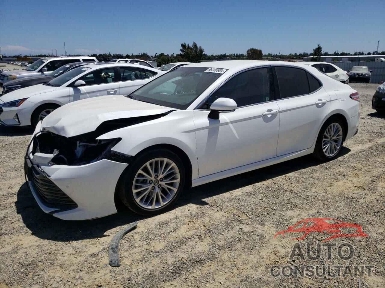 TOYOTA CAMRY 2018 - 4T1B11HKXJU087932