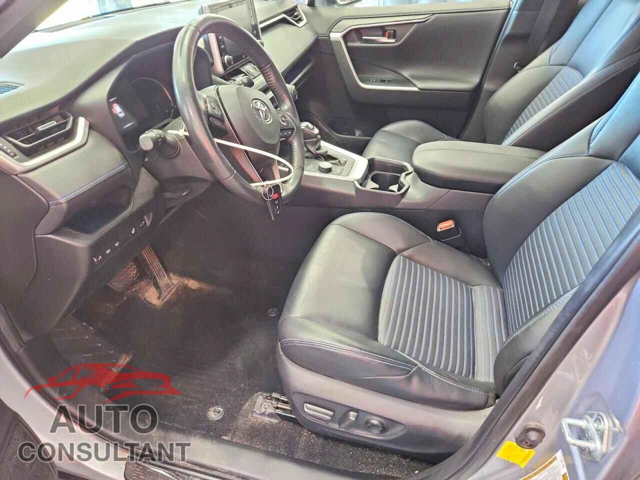 TOYOTA RAV4 2020 - JTMEWRFV2LD541592