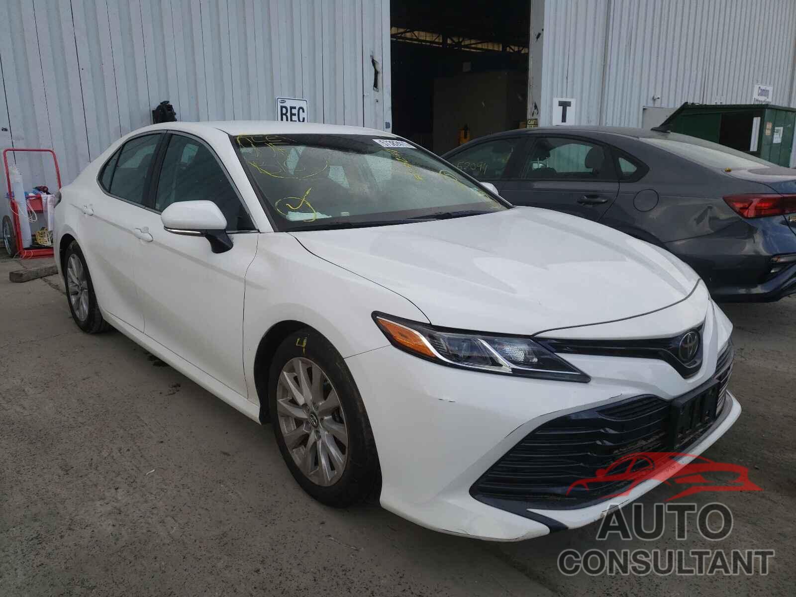 TOYOTA CAMRY 2018 - 4T1B11HK1JU057413