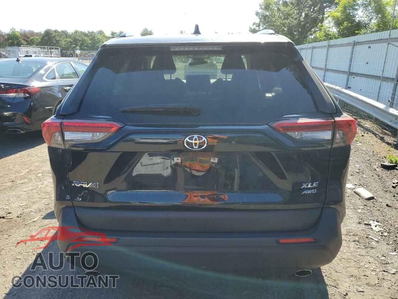 TOYOTA RAV4 2021 - JTMP1RFV9MD077676
