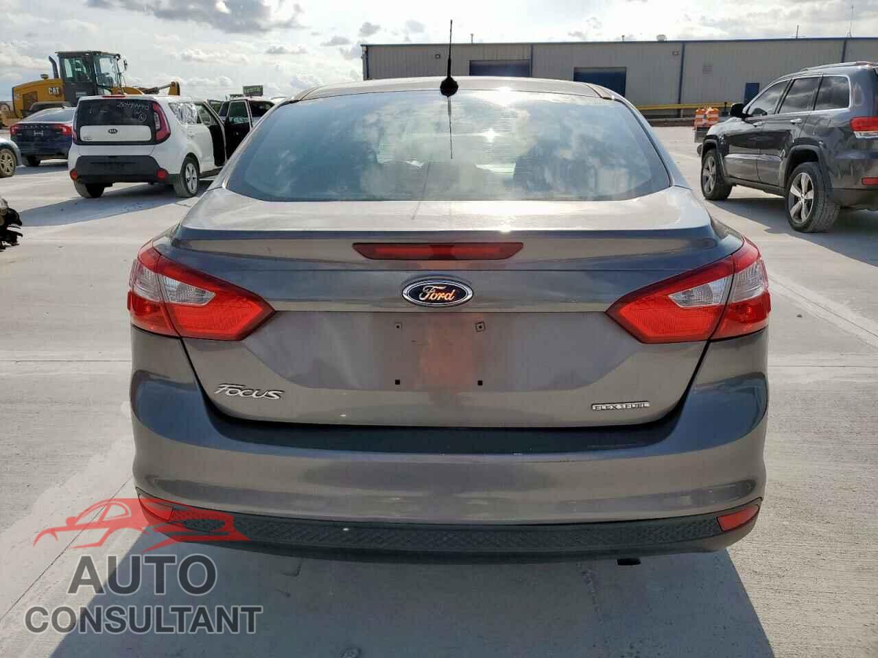 FORD FOCUS 2014 - 1FADP3E2XEL451148