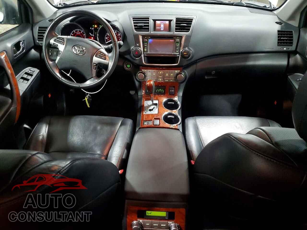 TOYOTA HIGHLANDER 2013 - 5TDDK3EH8DS216015