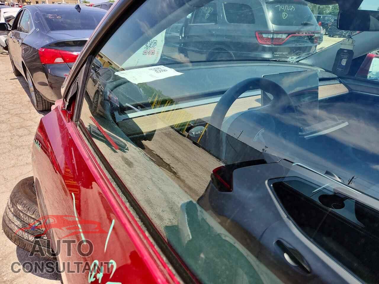 TESLA MODEL Y 2024 - 7SAYGAEE1RF168028