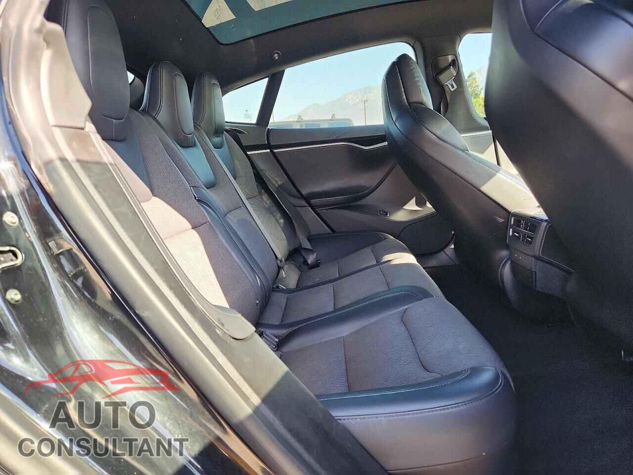 TESLA MODEL S 2018 - 5YJSA1E28JF281554