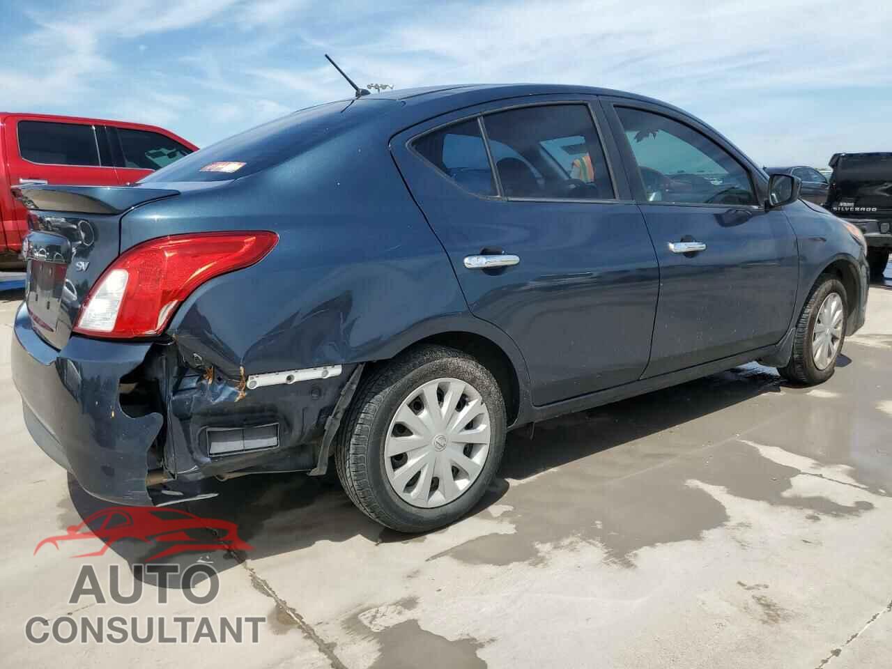 NISSAN VERSA 2017 - 3N1CN7AP3HL810579