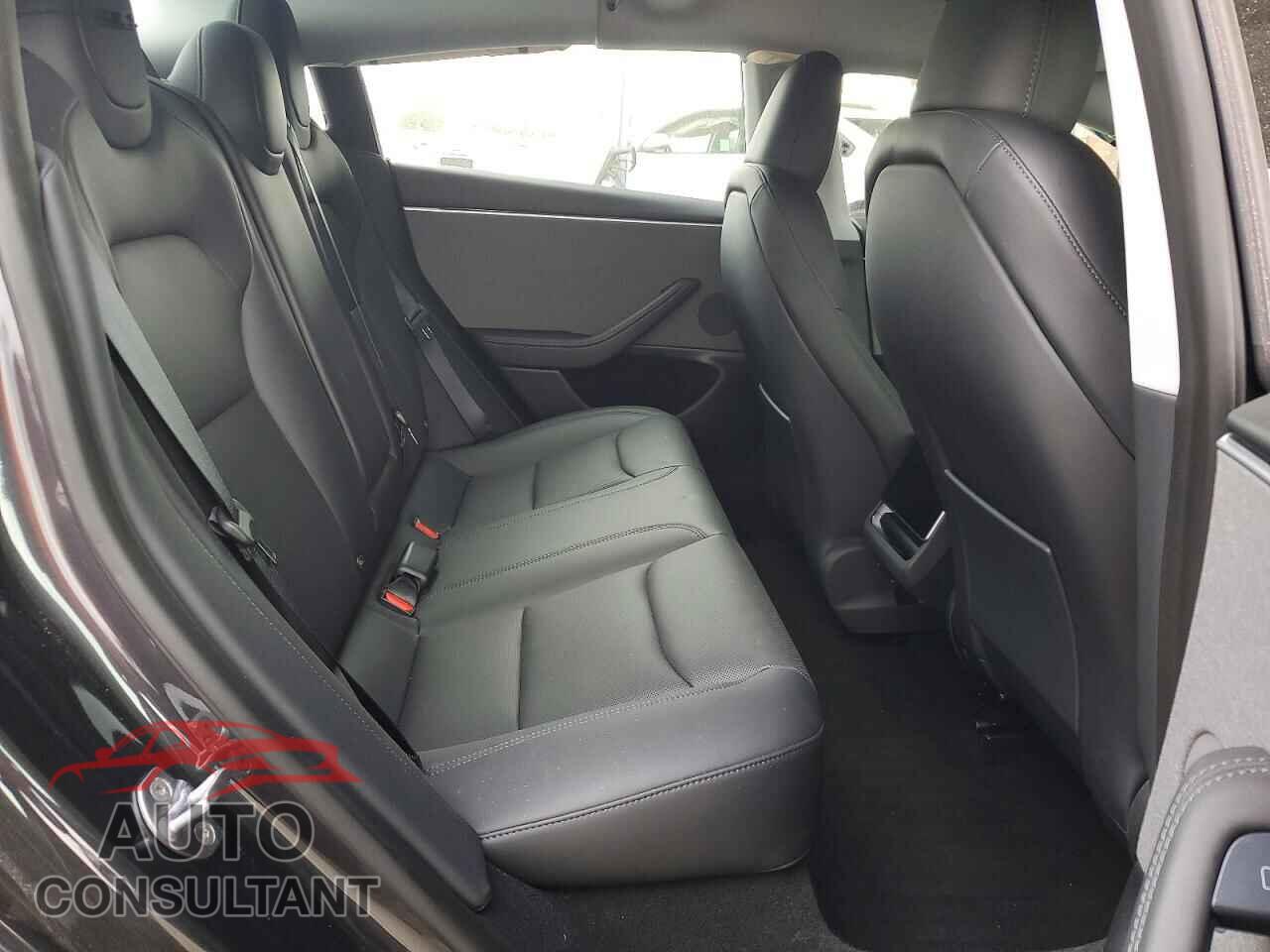 TESLA MODEL 3 2025 - 5YJ3E1EA2SF072425